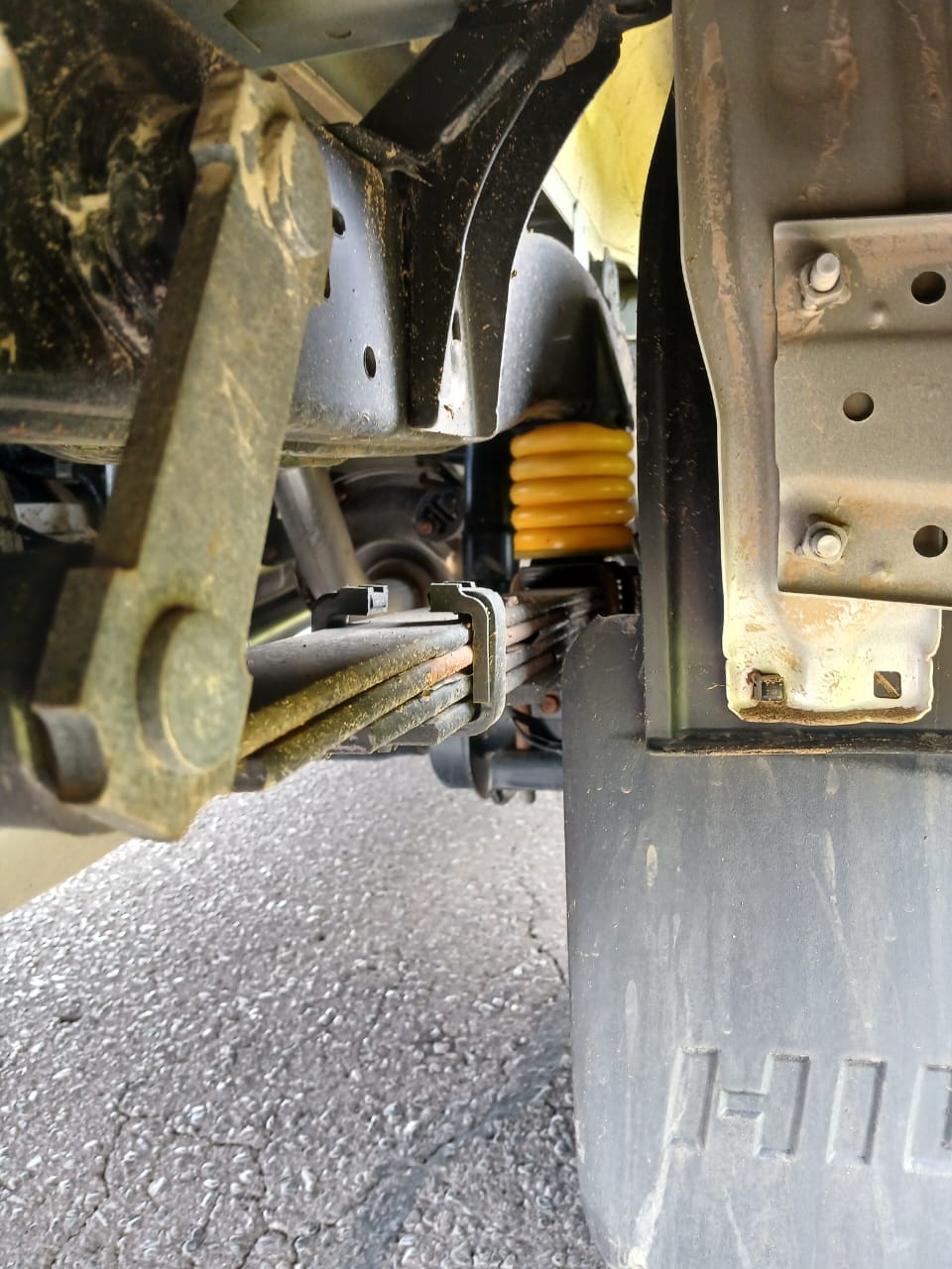 Calces_de_suspension_para_Toyota_Land_Cruiser_Serie_70_S-10_Toyota_Hilux_en_Paraguay