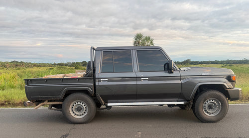 Land Cruiser 79 cargada 900 Kg. Calce ChacoGuard